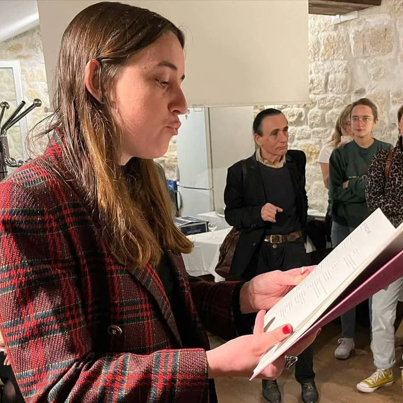 Teliwel98's tweet photo. Lancement du deuxième numéro de la revue "Débridé". C'était hier, au soir, à l'hôtel mythique de la "Louisiane". 
Merci à tous et à toutes. 
Merci infiniment à @charlottesaliou pour l'accueil. https://t.co/cdK4EFsF2y