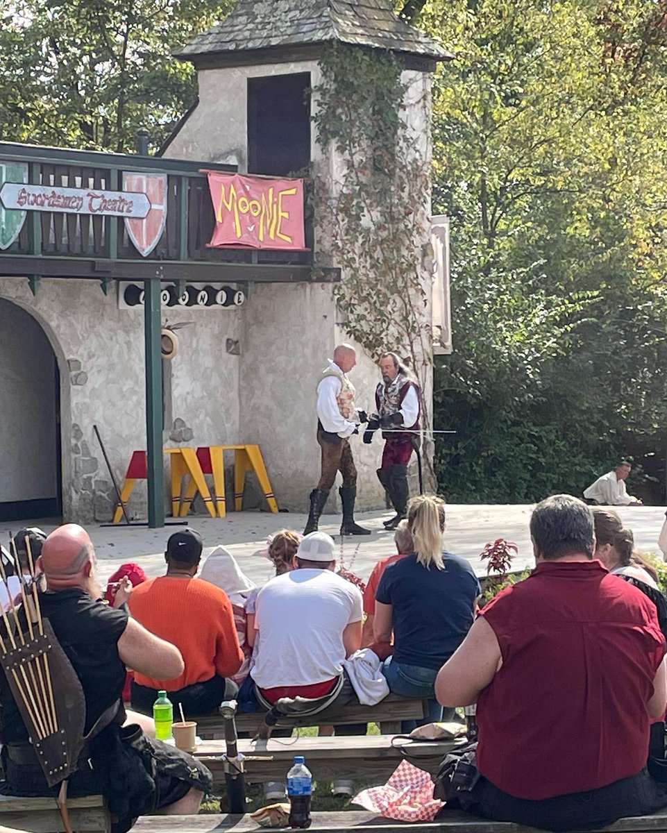 ZimmTheWanderer's tweet photo. Ren Fair was sooooo much fun! Thank you @zjames1220 for this amazing trip!
#renaissancefestival #renfair #kilt #highlandweekend #ohiorenaissancefestival #friends #funweekend https://t.co/PxUbUeRqwn