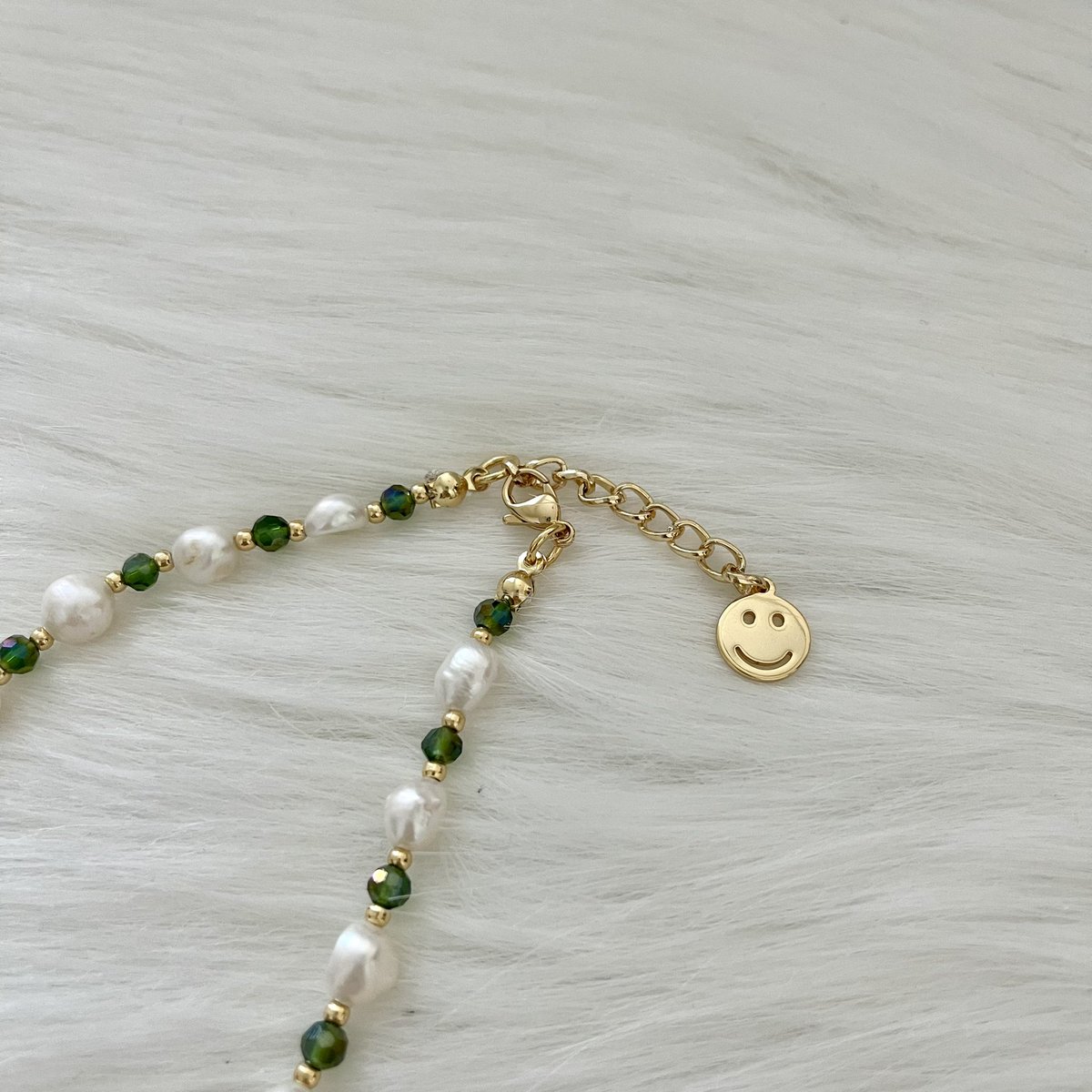 ROSIER_Jewelry's tweet photo. Handmade 18K Gold Plated "Pearl × Green Beads" Anklet💚 
- Fresh Water Pearl - 18k Plated Gold Stainless Steel - Smile Face charm - Green Beads
- Waterproof

🛍BUY NOW
https://t.co/QBpHxCgNZv

#jewelry #PearlJewelry  #BeadsJewelry #GoldJewelry #18kgold #ankletjewelry https://t.co/eFTM28Dg6B