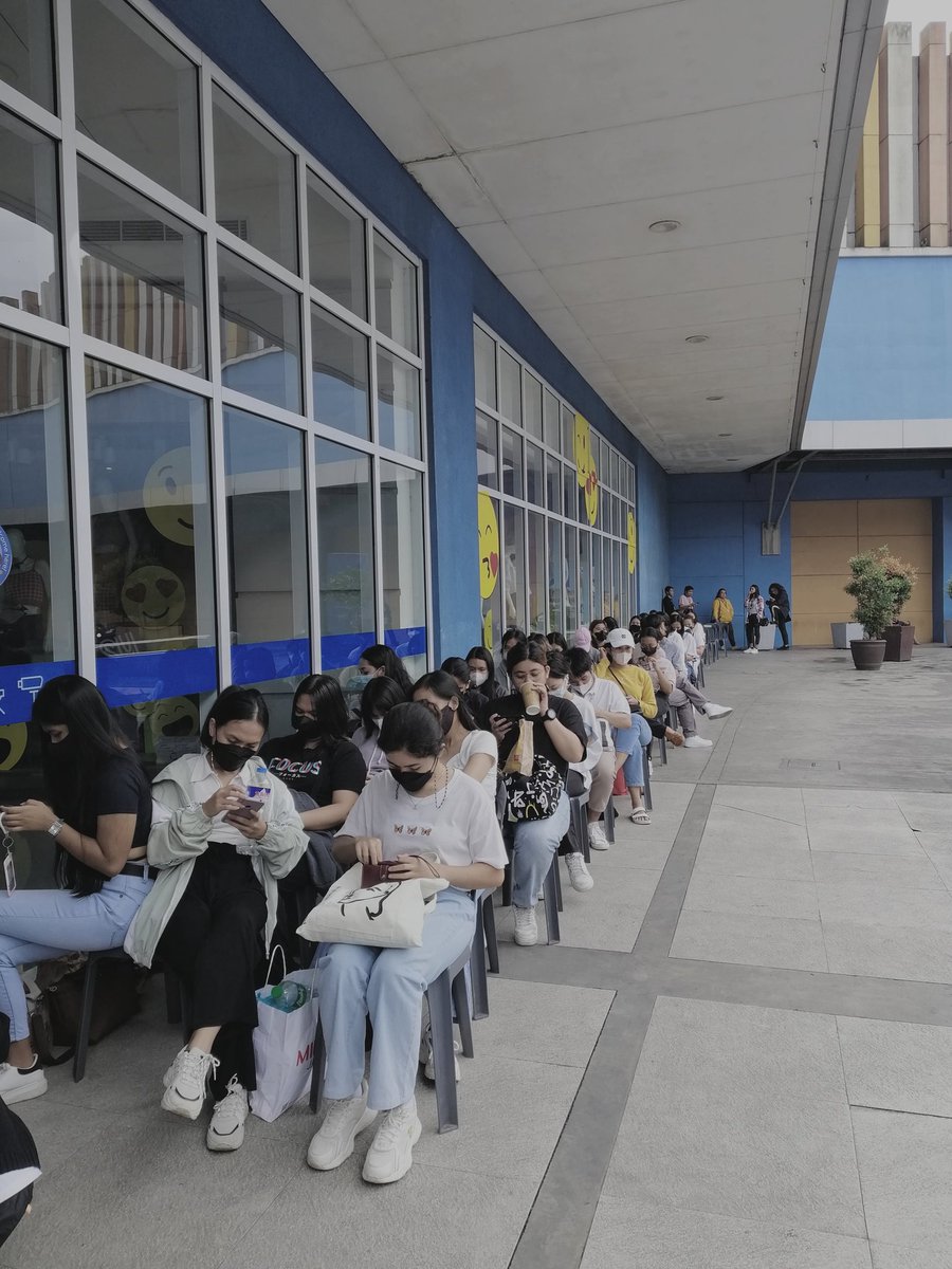 __sjyluvcart's tweet photo. #TXT_SM_Lipa_Queue 

As of Sept. 25, 2022 | 8:30 AM

Current Head Count: 24

For those who are on their way, proceed to the entrance near Gong Cha. Look for the branch head/ volunteers to get your queue numbers.

#TOMORROW_X_TOGETHER_WorldTourinManila #ACTLOVESICKinMANILA https://t.co/BYHSmNGzZE