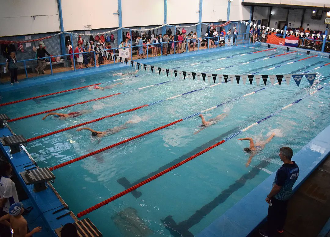 ClubRegatasCtes's tweet photo. #CRC | Regatas ganó el Torneo Regional #Aniversario de #Natación 👻💙 Con grandes actuaciones en todas las categorías, superó a 10 clubes de otras provincias y Paraguay, y se llevó también la Copa Challenger 🏊♀️ #VamosRegatas #CRC99Años https://t.co/vm9pFKYfTo