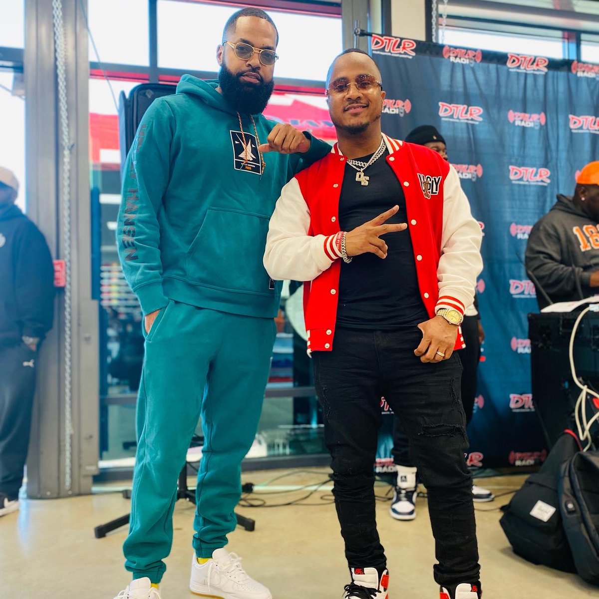 DJQUICKSILVA's tweet photo. Feels amazing to be back around Zone 18 for grand opening new @DTLRVILLA Northwood Shopping center ๐ฌ this is Literally the neighborhood that birth me ๐ฏ๐ฏ๐ฏwhen you stop by tell them #QuickSilvaSentMe
#QuickSilva #DTLR https://t.co/dVZ3fIDOVY