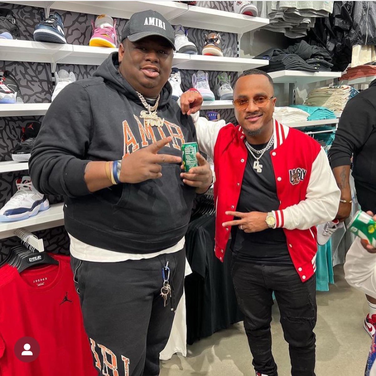 DJQUICKSILVA's tweet photo. Feels amazing to be back around Zone 18 for grand opening new @DTLRVILLA Northwood Shopping center ๐ฌ this is Literally the neighborhood that birth me ๐ฏ๐ฏ๐ฏwhen you stop by tell them #QuickSilvaSentMe
#QuickSilva #DTLR https://t.co/dVZ3fIDOVY