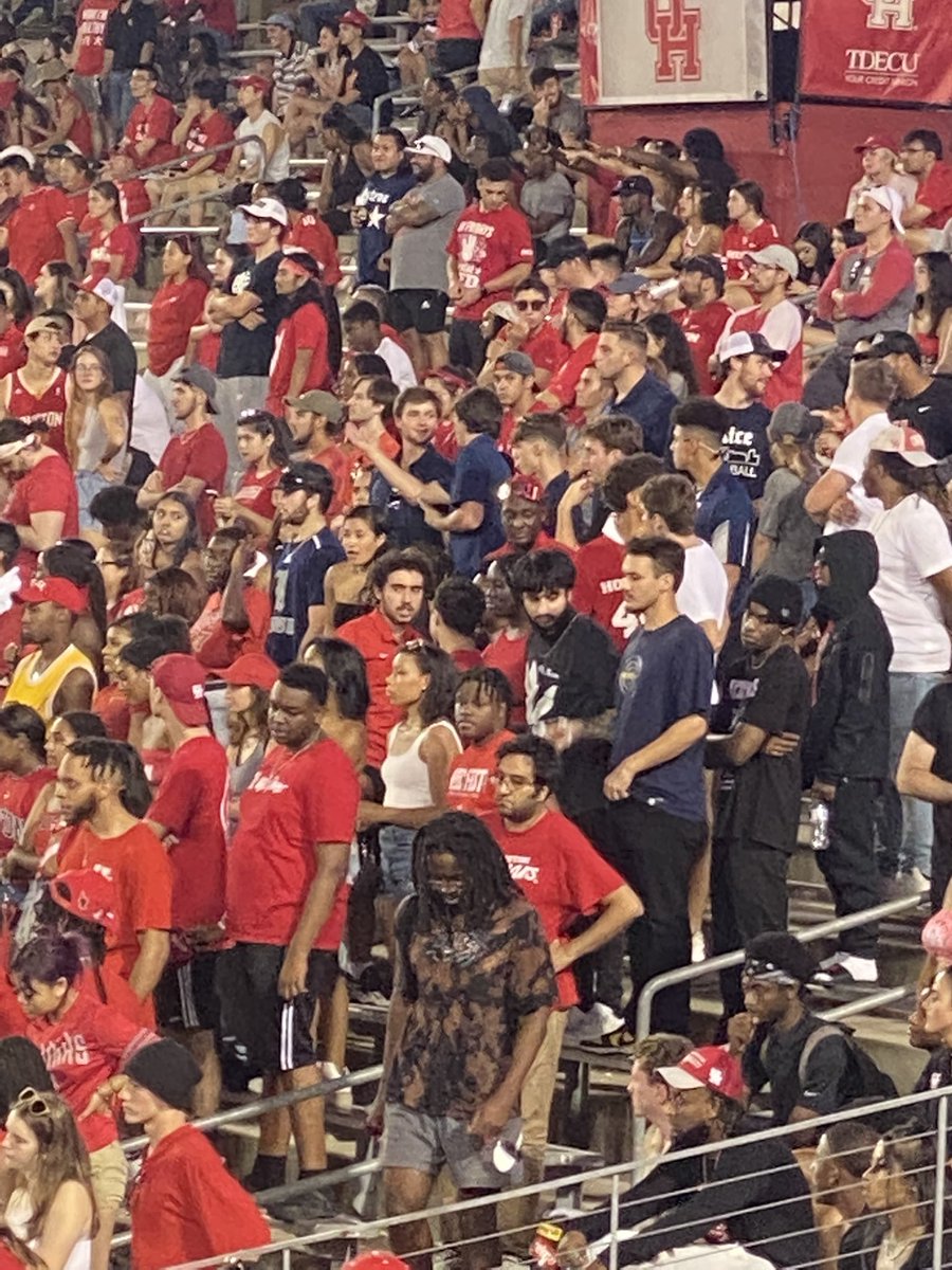 Throwingleather's tweet photo. @UHCougarFB  students are pretty soft to let rice students hangout with you on your student section. https://t.co/cC7KVLH61c