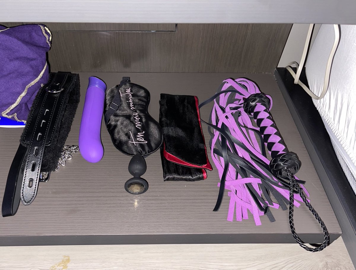 FLSandM1's tweet photo. All set up for the night!  Now who wants to join us? 😈😈 https://t.co/CrI8GxjnXo
