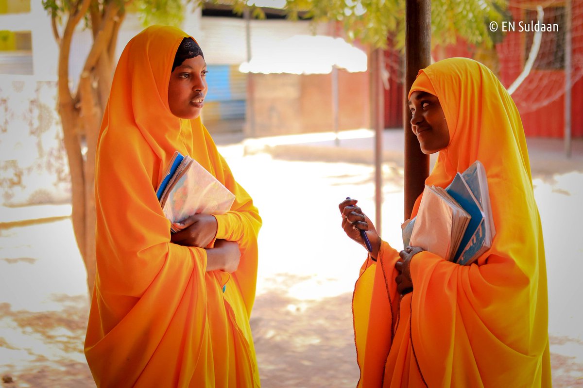ensuldaan's tweet photo. An educated girl is an educated society. 
الفتاة المتعلمة هي مجتمع متعلم. 
Gabar wax baratay waa Bulsho wax baratay. ❤️
#Somalia #storytelling
#photography https://t.co/PZkkImTuJ1