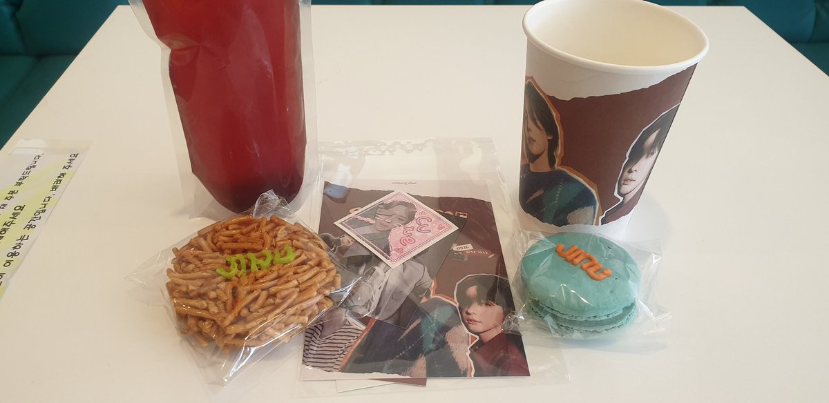 GosLdj's tweet photo. 생카투어 1일차 
진우의 레전드 사진만 모아놓은듯한 
이 곳 궁금하시져?😋
다양한 모습의 진우를 볼 수 있어서 좋았어요! @septemberjinu 님 이쁜 이벤트 만들어주셔서 감사합니다😍
#9월의_진우_생일축하해
#september_of_jinu https://t.co/uA28eRp2xy