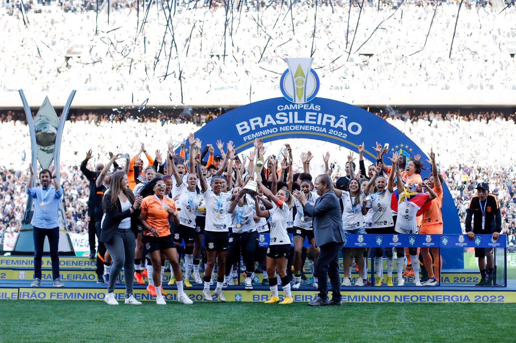 Capitã do Corinthians abre o jogo sobre o futebol feminino: 'A gente ainda  não chegou onde gostaria