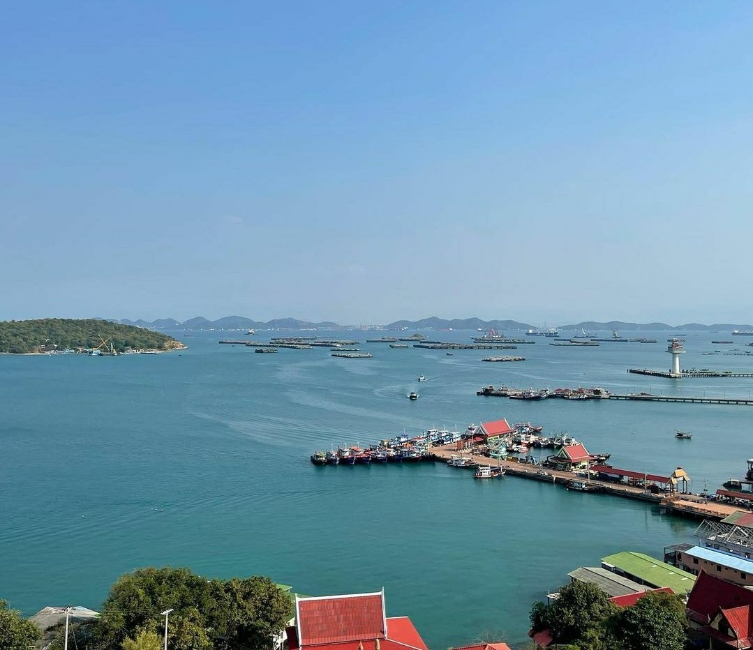 RandomAsia's tweet photo. Let's go to small island near Bangkok >>>Koh Si Chang ✨🚘🌊🌴✌️🌅📷🍃One day only 809 Baht

More details: https://t.co/9QH5aWztCh

#randomtravelasia #thailand #chonburi #Kohsichang #bikini #friends #beach #pattayabeach #พัทยา https://t.co/ArhO4FehJp