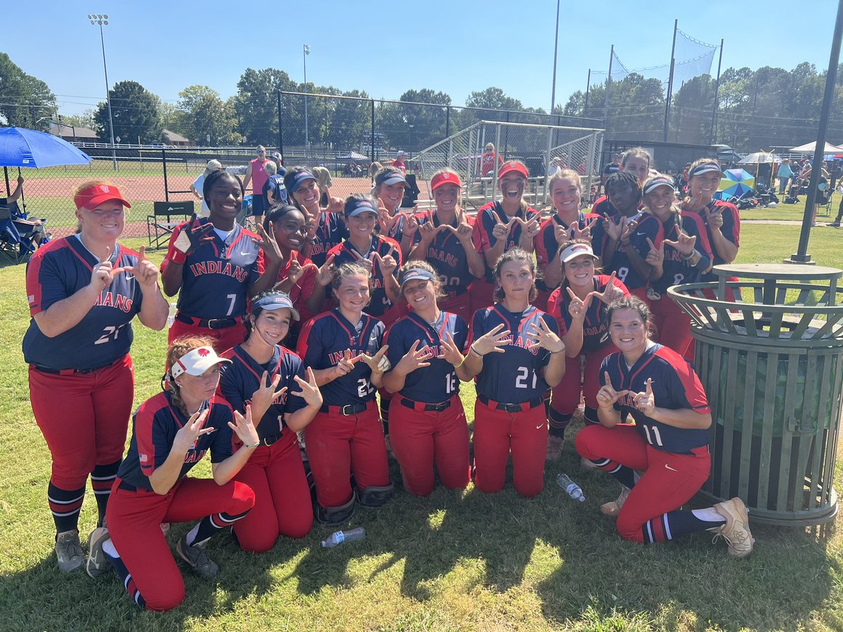 THEkhawk13's tweet photo. 3-0 to the start of Fall Ball!!!! So proud of this team and the way they came together to fight for each other every inning today!!! @ICCSoftball #GoICC #RollTribe https://t.co/aYyWkx1zzn