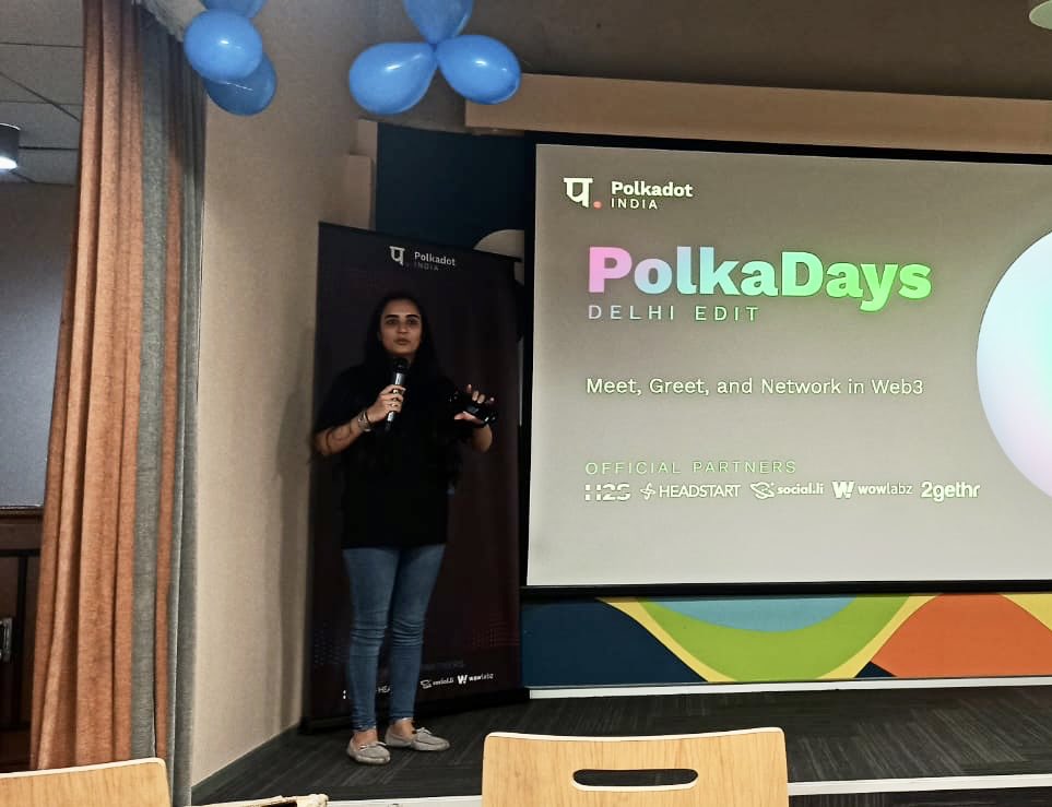 ShreyaBerry2's tweet photo. Bad picture, good event 😬

#polkadot #polkadotindia #web3meet #delhi https://t.co/v9I0zP3RQG
