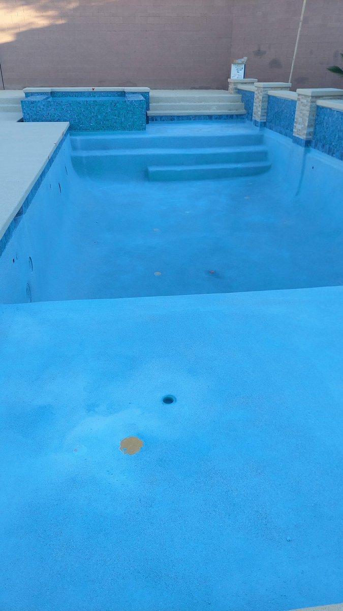 LocoMonki1's tweet photo. The color is in!!!! And, the sand dollars.
Just waiting on the lights to be installed!!!
Holy crap!!!!
#pool22 https://t.co/cuRKfHZsdH