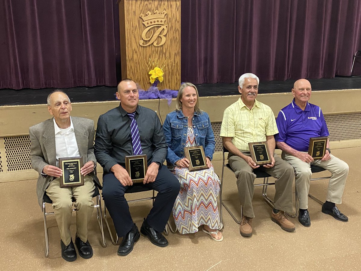 Michael39448691's tweet photo. The Blissfield Athletic Department 2022 Hall of Fame Induction was a great evening. Congrats to the 5 inductees. Than you @steve_babbitt for all your hard work putting this together. @BlissAthletics @965TheCave @lenaweesports  #Phil 👑 https://t.co/bCgtXwy71d