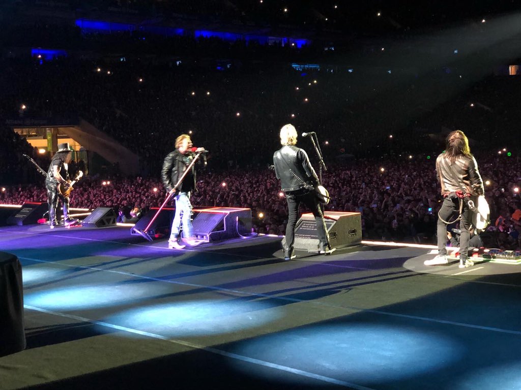 gnrsud's tweet photo. #AHORA | Guns N' Roses está tocando en el Allianz Parque, en São Paulo, 🇧🇷 ante más de 50.000 fans! 🔥🔥

📷 Del James https://t.co/HT5CN0BEdn