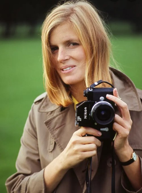 Happy Birthday to the lovely Linda McCartney. You inspire me every time I look through the lens.   