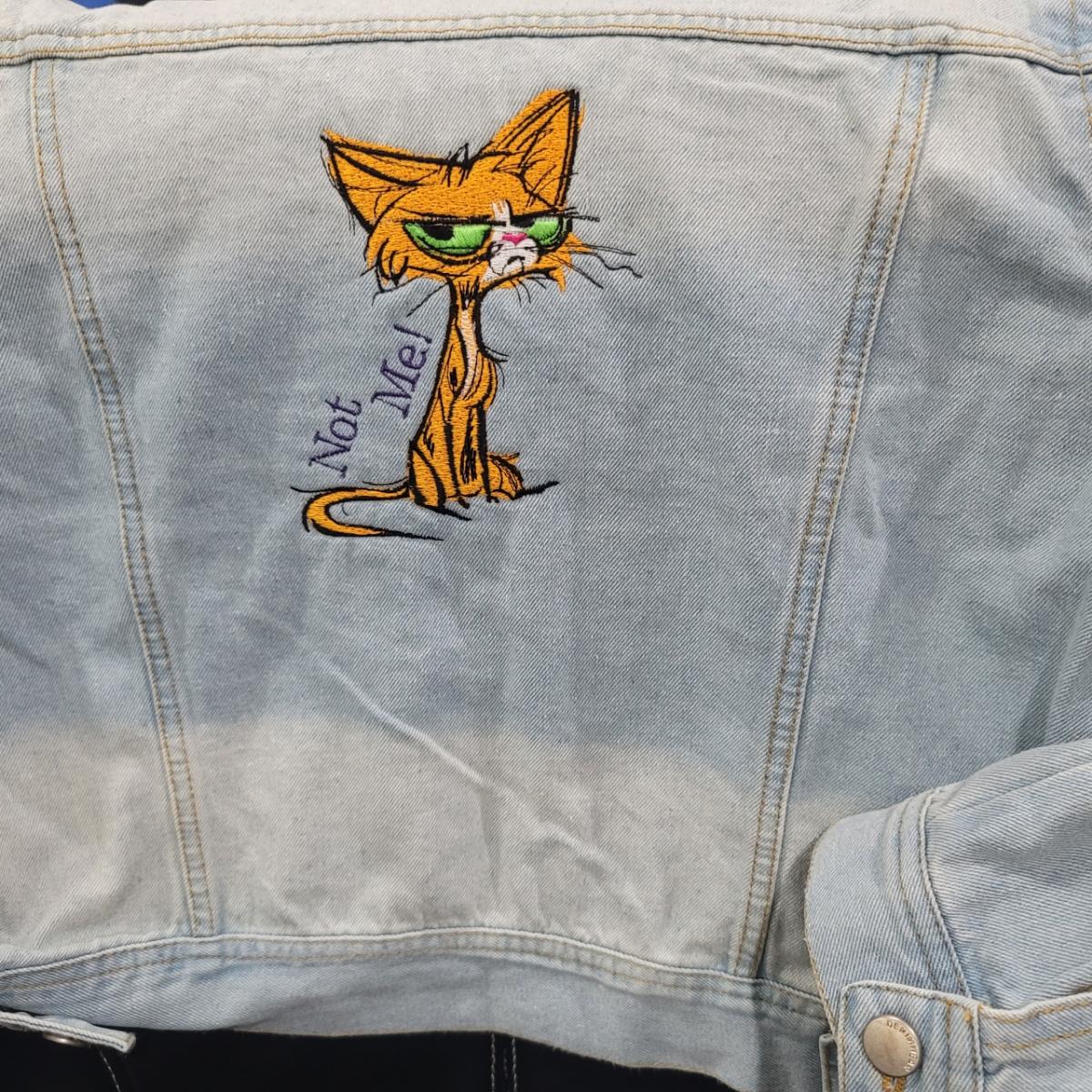 TheSmuggestmug's tweet photo. #DenimEmbroidery #Cattitude #Caturday #CustomDenimJacket https://t.co/NAhPS1llou