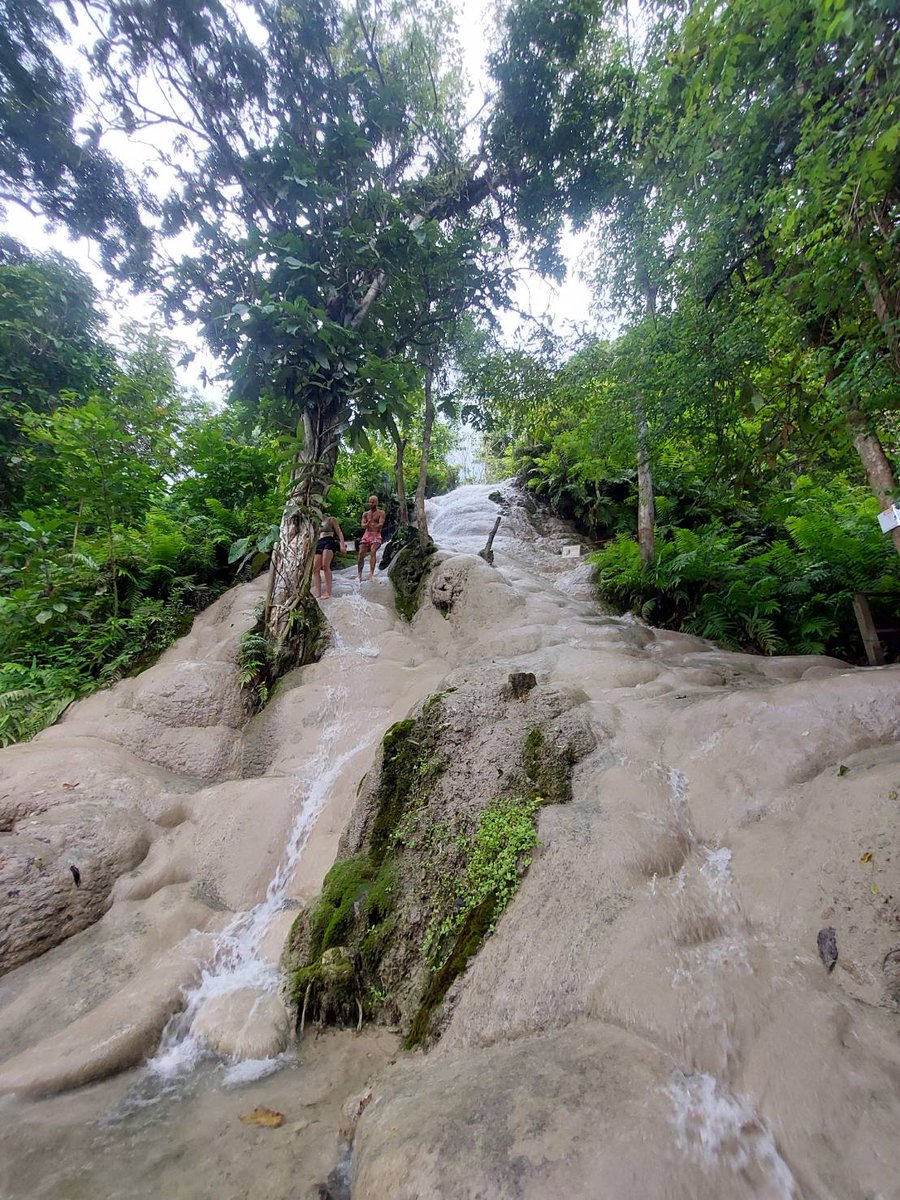 RandomAsia's tweet photo. Awesome waterfall that can easely be reached from the city of Chiang Mai ✨🌼💕🌄📷🏕⛺️🏞 3 days 2 nights only 1,667 Baht

More details: https://t.co/jqIcXr0r45

#randomtravelasia #thailand #relax #blessing #doisuthep #chiangmai #CNX #North #waterfall #Buatongwaterfall #chill https://t.co/xj36HGXcGv