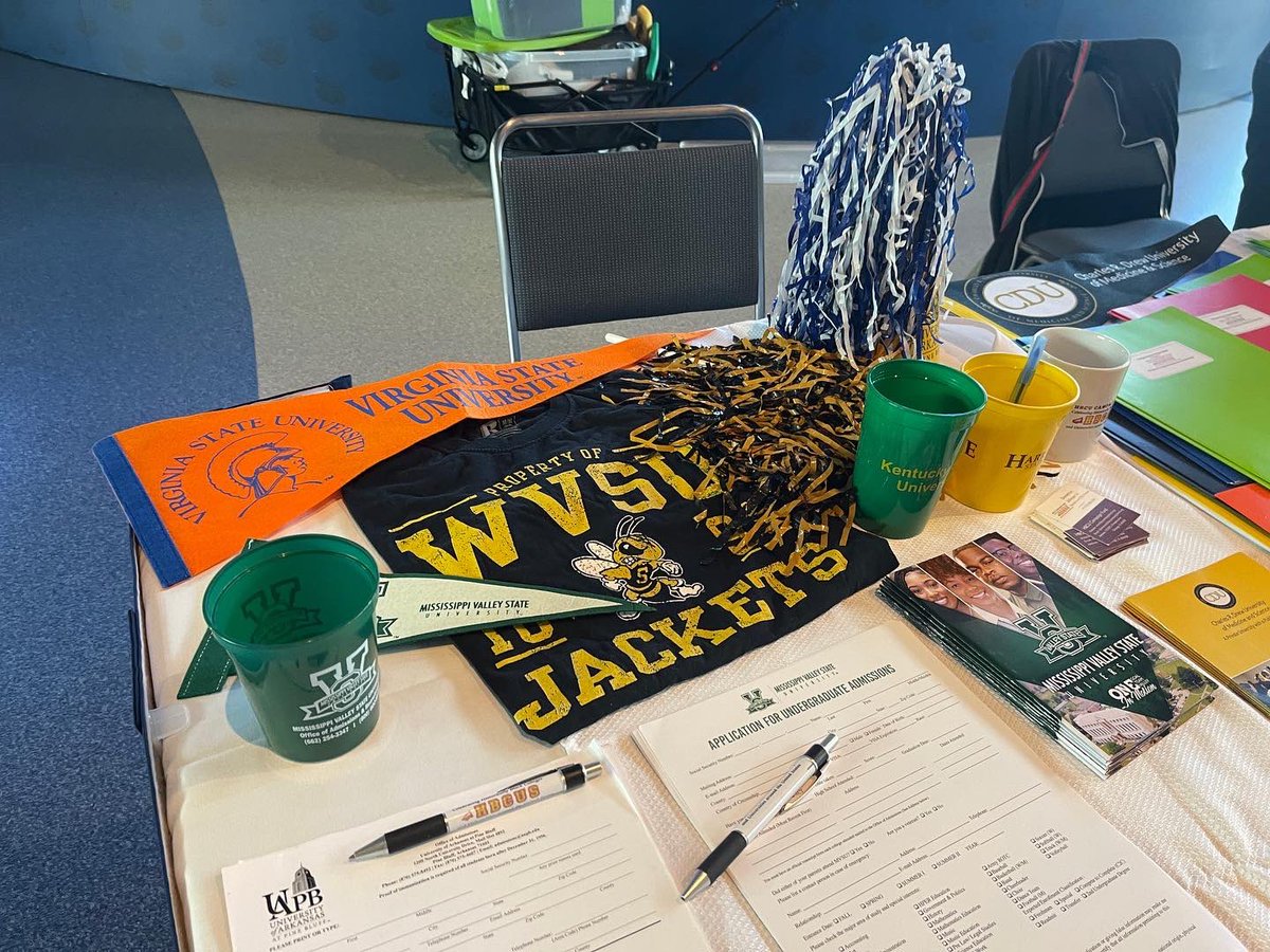 HBCUCampaign's tweet photo. #HCFinINDY - Huge thank you to @INBlackExpoInc for allowing us to spend our Annual HBCU Football and Recruitment Tour with them at their Republic Airways Education Day Party as part of the #CircleCityClassic Weekend! 🎉 #ChooseHBCU #ScholarshipOpportunities https://t.co/WJi3a5Jp8r