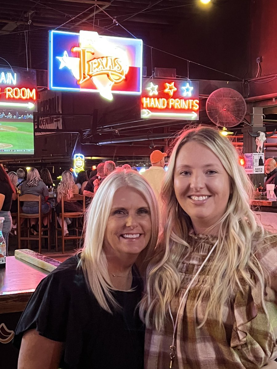 <a href="/BillyBobsTexas/">Billy Bob's Texas</a> getting ready for Cole Swindell @DownToTheBarTour @tbalexander64 <a href="/coleswindell/">Cole Swindell</a> <a href="/lnalexander92/">Lauren Alexander</a>