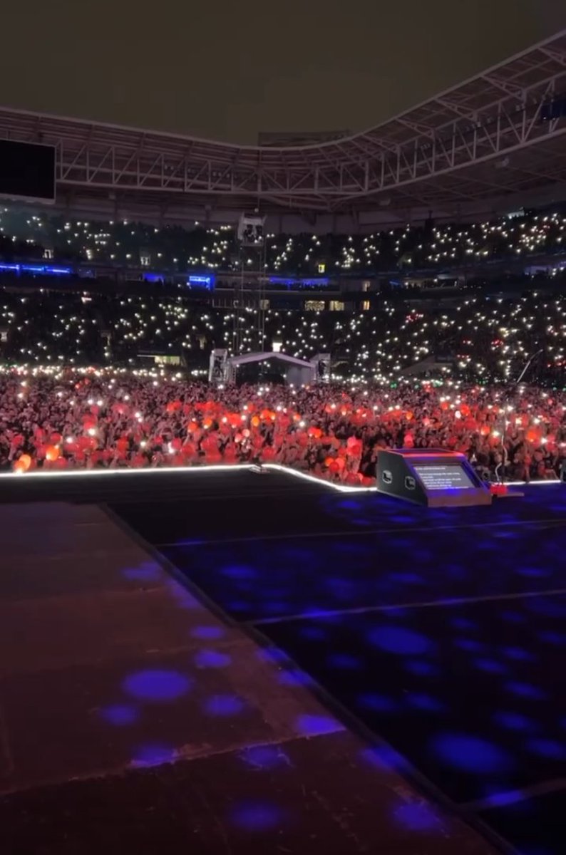 November Rain em São Paulo ❤🎈
<a href="/FanPageGNR/">Guns N' Roses On Air</a>
#gunsnrosesemsãopaulo #gunsnrosesnobrasil