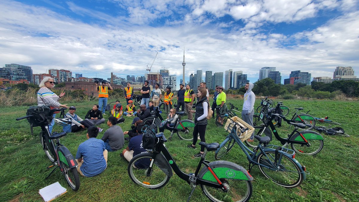 Wonderful #PlannersOnBikes tour today with @XPAA_TO <a href="/theMPGSA/">MPGSA</a> <a href="/TMUPlanners/">TMAPS</a>  Big turnout &amp; amazing guest speakers: <a href="/naama_blonder/">Naama Blonder</a> <a href="/bryanmbowen/">Bryan Bowen</a> <a href="/Metrolinx/">Metrolinx</a> <a href="/LanrickBennett/">Lanrick Bennett Jr.</a> <a href="/BousfieldsInc/">Bousfields Inc.</a> #biketo cc <a href="/alumnitmu/">Toronto Metropolitan University Alumni</a> @AMAwithAMA <a href="/GOExpansion/">GO Expansion</a> <a href="/OntarioPlanners/">OPPI</a> 1/2