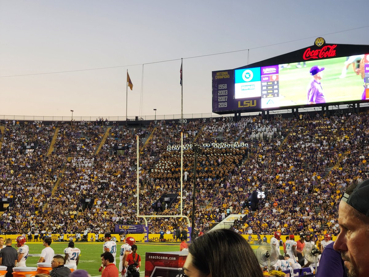 BHJ_Ministries's tweet photo. Go Tigers! #LSU https://t.co/GC59WaVwy5 https://t.co/vFByRKNkAz