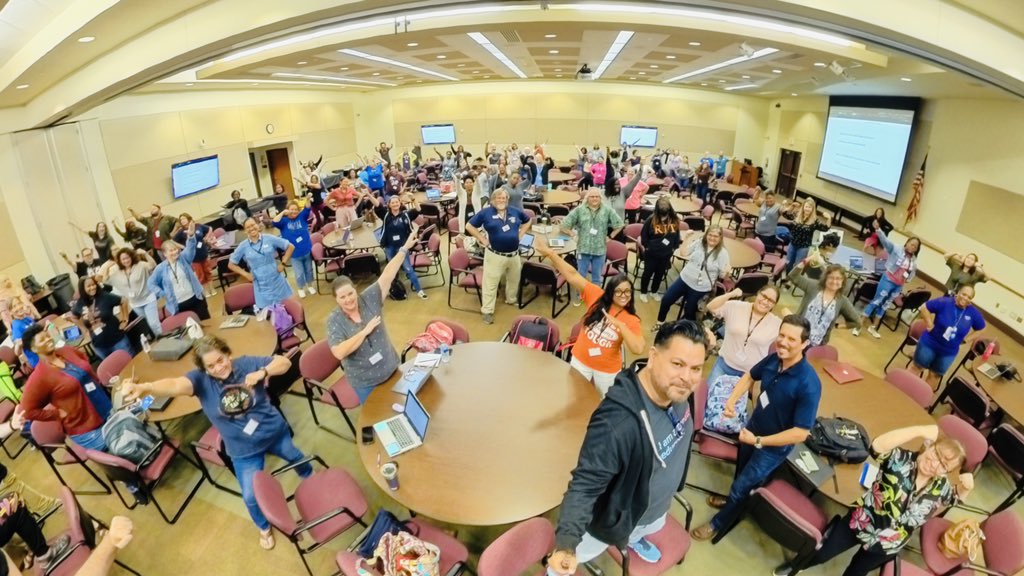 TheTechProfe's tweet image. Can I get an encore, do you want more? Cookin raw with the @AdobeForEdu Team! So for one last time I need y&apos;all to roar!

Grand openin&apos;, grand closin&apos;
Man oh man, we cracked the #creative can open again!

#AdobeEduCreative #AISDlearning #DigitalVAGOS #Creativity #CreativityForAll