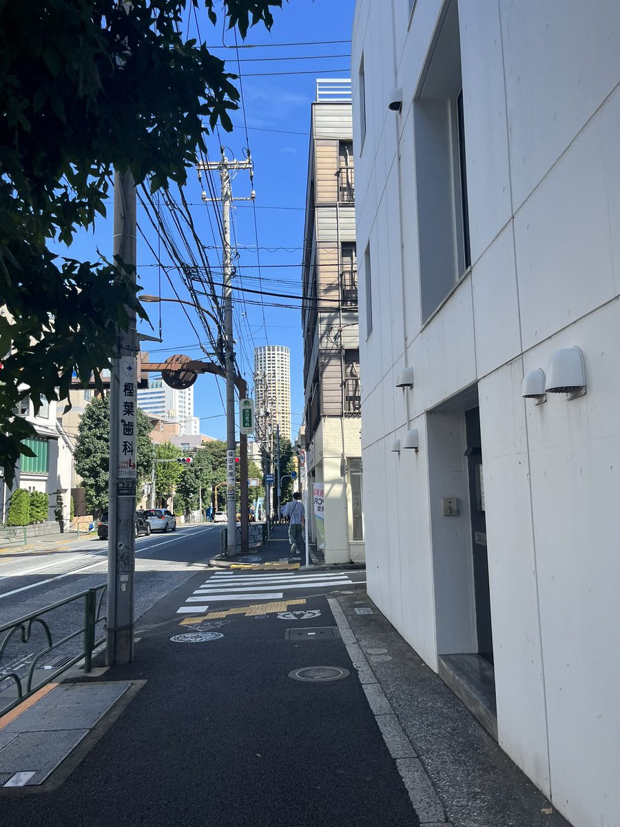 ms_yoshim's tweet photo. 久しぶりにいいお天気☀️
洗濯物がやっと外に干せた嬉しい！
今日も頑張ろう🧁🔥🔪 https://t.co/rey5PbOy7a