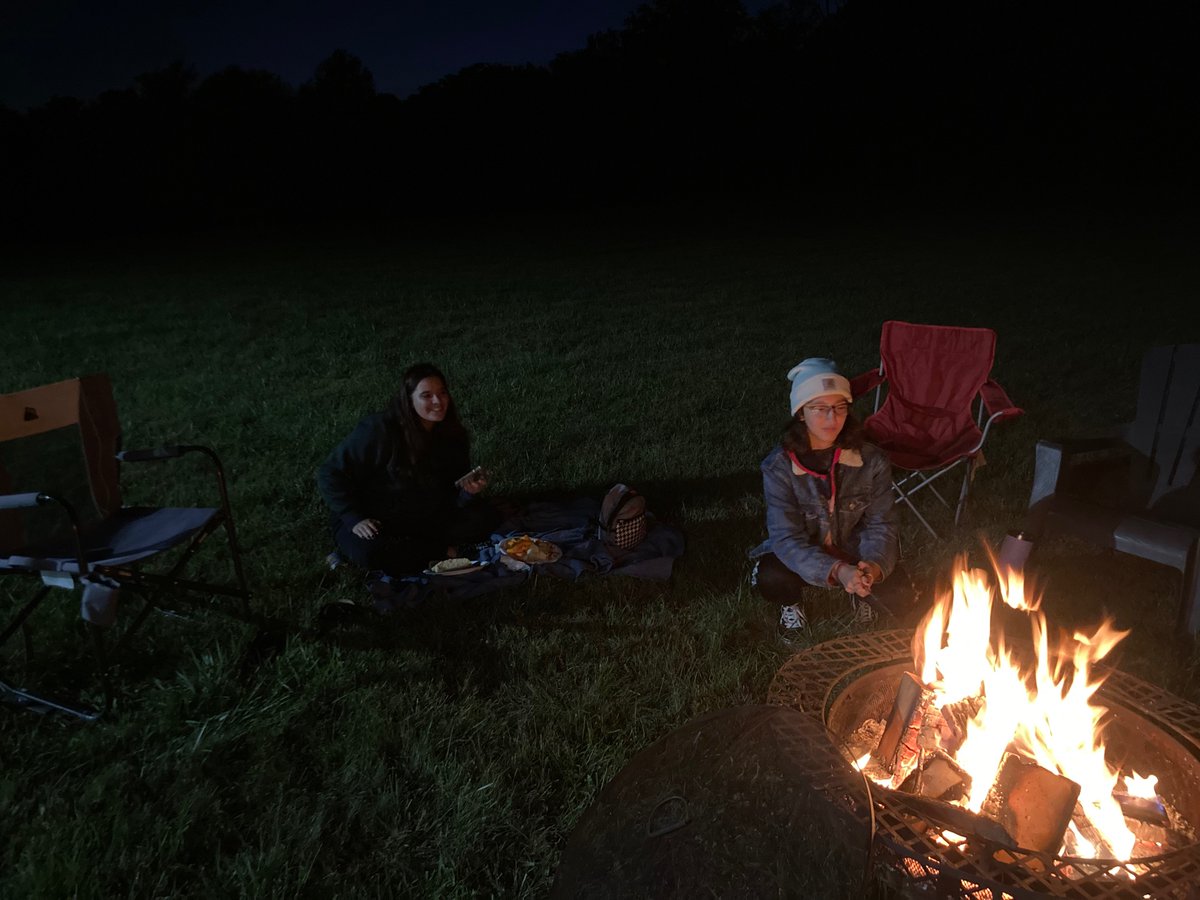 Cville_AFS_Club's tweet photo. Our first club event was small and relaxing - a fire pit with hot dogs and s’mores. 🌭🔥 https://t.co/PmqMe5EBvx