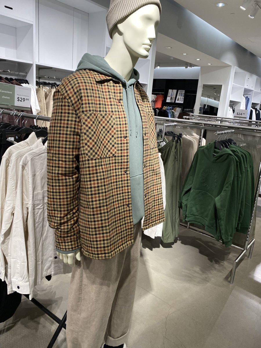 dumbhuman456's tweet photo. @hm_custserv saw this item in store in Denver, but I’m not seeing it online? https://t.co/pS4gB865Ri