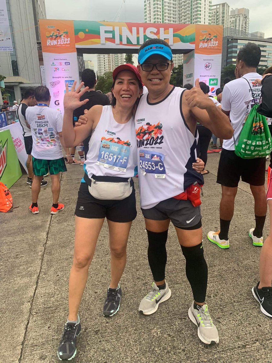 aleta4D's tweet photo. Happy to bump into a former jnj colleague and fellow fitness advocate @dongskullie at finish line of the 7/11run 🏃‍♀️🏃🏻‍♂️ 25Sep2022 https://t.co/n362PMMwuQ