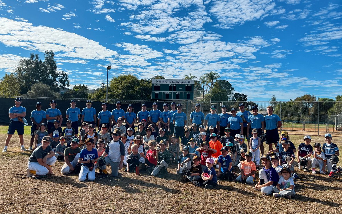 USDbaseball's tweet photo. Saturdays are for giving back.
An awesome morning working with some young ballplayers today at North City Youth Baseball.
Thanks for having us out!
#WinningInTheCommunity | #GoToreros https://t.co/ZdBQZ0a5yT