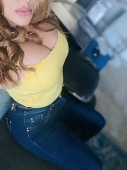 I&rsquo;m a little bored! #BustyGirls #bustymom https://t.co/UGinalSvp2<a href="/tag/bustygirls"class="tags">#BustyGirls</a><a href="/tag/bustymom"class="tags">#bustymom</a>