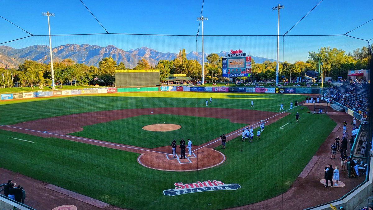 dannahyer's tweet photo. @SaltLakeBees #letsgobees #bestviewinbaseball https://t.co/6oyW1aZgRP