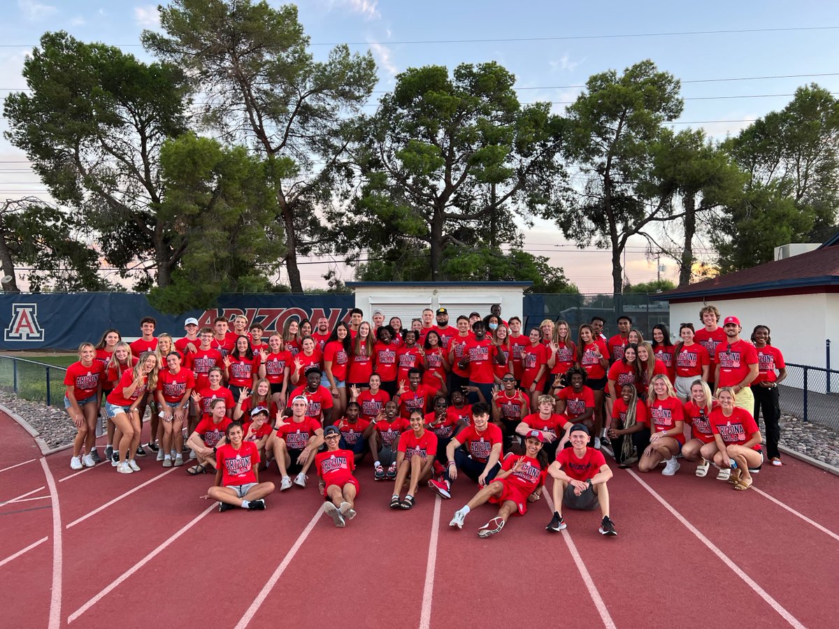 ArizonaTrack's tweet photo. ¡Viva Los Gatos!

#GatosPorVida | #BearDown https://t.co/Fe2NnD6pqq
