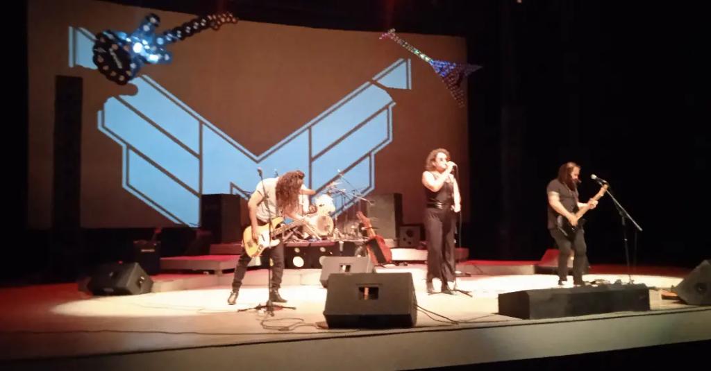 Riceandbeans_1's tweet photo. Gracias al Teatro Cárdenas, a su consejo de dirección, sus técnicos y demás trabajadores, por todo el apoyo. Gracias a las bandas BENDITA ESQUIZOFRENIA, MÉDULA y ALPHA SEED por enrolarse junto a nosotros en este viaje.Nos vemos pronto mi gente! Ya la mesa está servida! https://t.co/UXPMUd8ywp