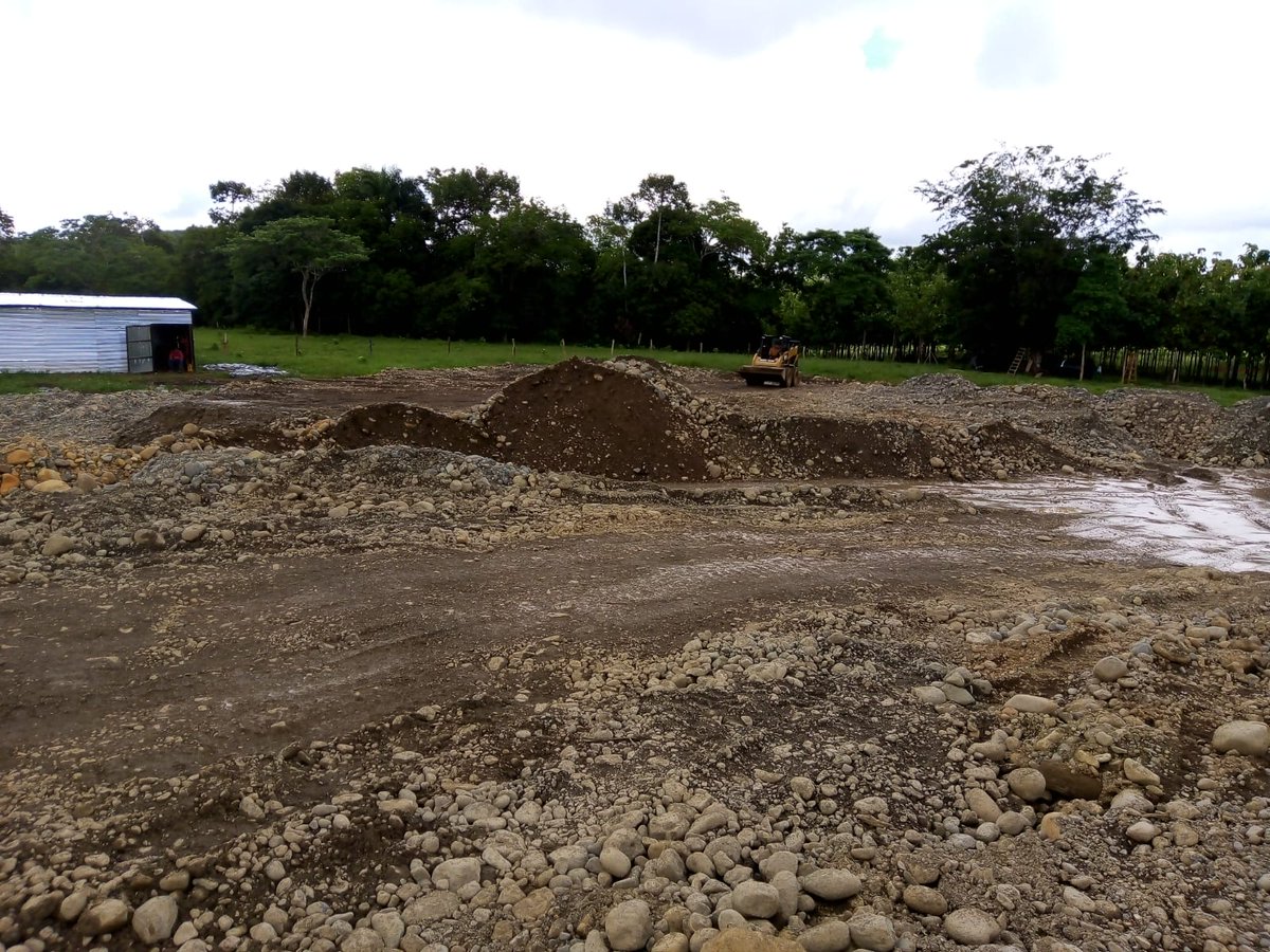 BerbeWalter's tweet photo. Los consorcios Versalles y Corredor Vial, que realizan obras en el Municipio de San José de Uré, utilizan canteras sin licencia ambiental en la quebrada de Uré, así lo denunciaron Lideres ambientales de ese municipio. @CorporacionCVS , @CGR_Colombia https://t.co/4DXEcS0w6A