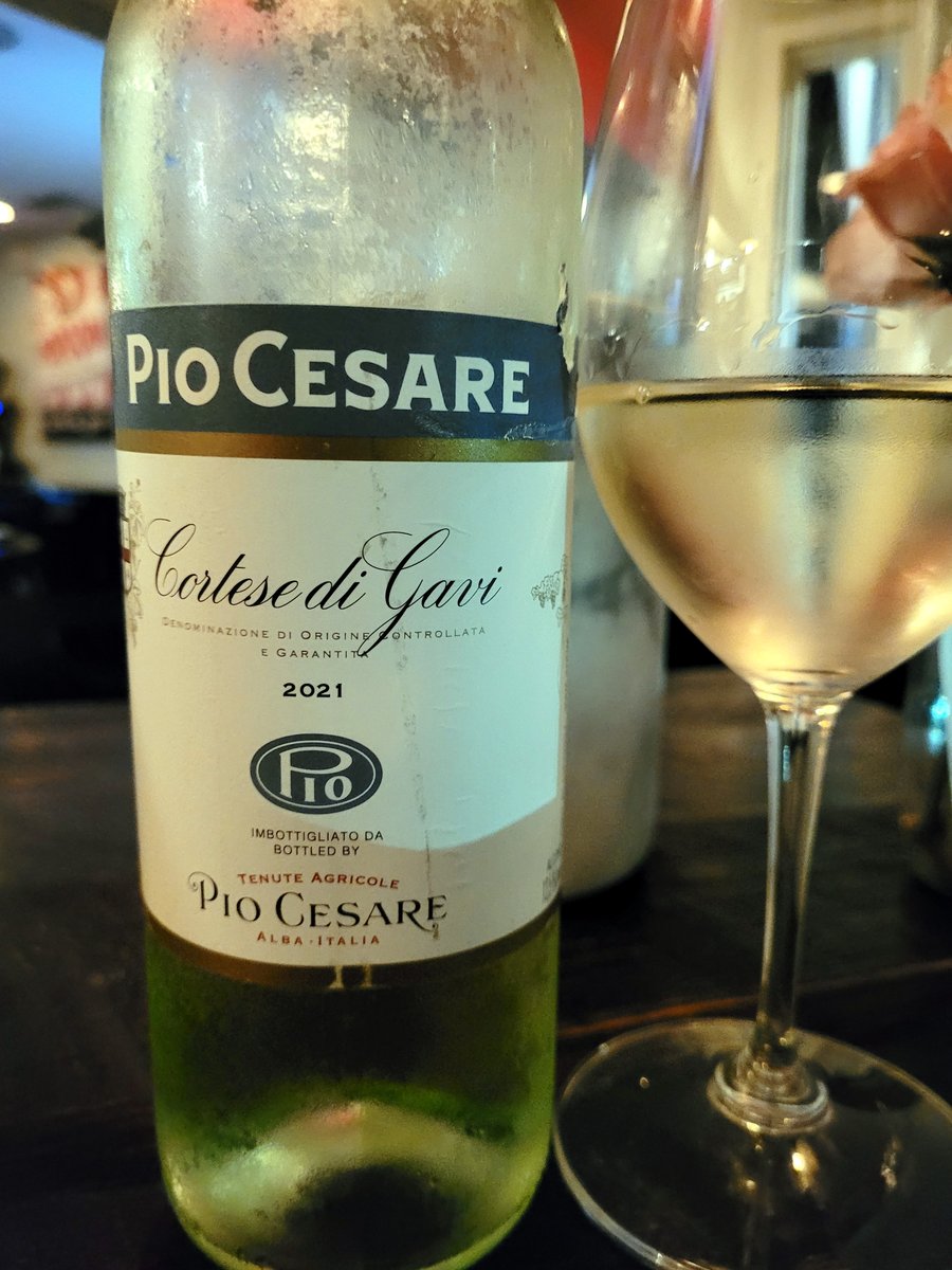 DestLen's tweet photo. September Wines - Italy 
Pio Cesare Vigne di Proprietà Cortese di Gavi, Gavi di Gavi DOCG - Alba, Cuneo, Italy
This highly rated Gavi has fresh, clean and spicy aromas with ripe pear, and citrus fruits and rich, complex flavors of yellow peach, lime,  almond , saline and  acidity https://t.co/evI3oL73vV