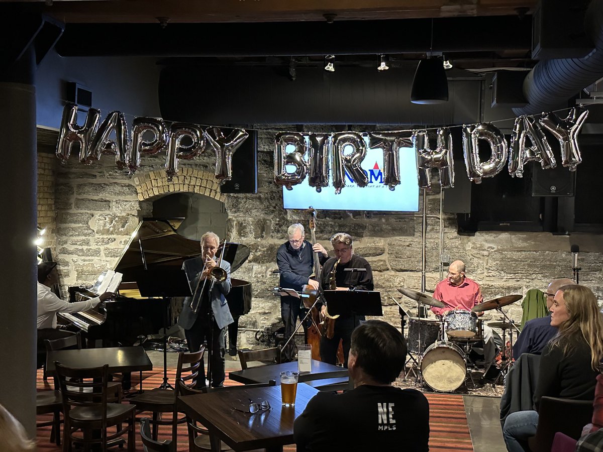 jmueller75's tweet photo. 47th birthday’s eve! https://t.co/DTHPyWkjwg