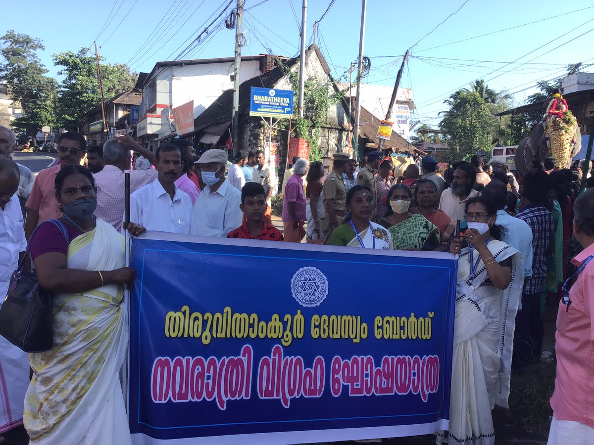 vskumar25in's tweet photo. As part of Navaratri festival I was lucky enough to participate in a procession from Kalliyikkavilla to Neyyattinkara Krishna temple around 15 km, started around 12.30 in the afternoon and ended by 12 midnight. https://t.co/yRCU3LmaXW