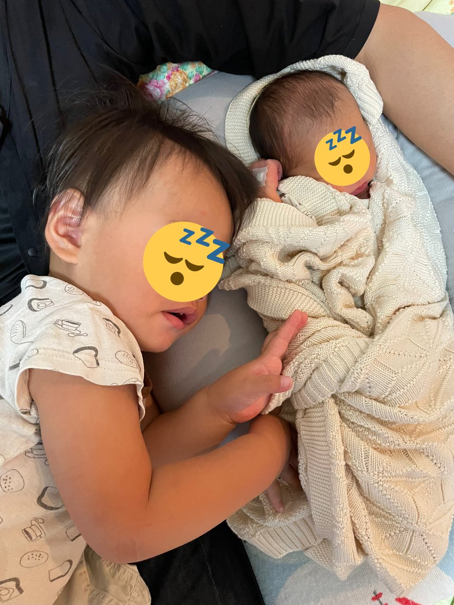 boku44kuma's tweet photo. 生きてます
さらっと2人目妊娠してつい最近産まれたよ
名前は白ちゃん🎀
月ちゃんともどもよろしくね(｡･㉨･｡) https://t.co/7BaMDL7z4o