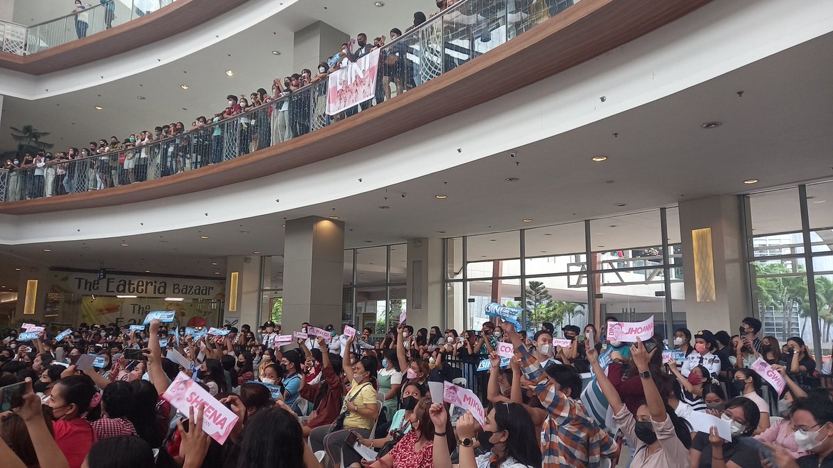 _zhingineer's tweet photo. sobrang energetic ng crowd kahapon

BINI AT VERANZA MALL GENSAN
#BINIWhenInGensan
#BINI @BINI_ph https://t.co/6zvPKwdign