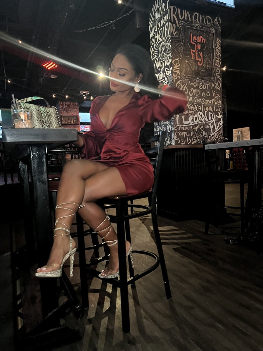 Can someone pls edit that light out for me 🥹🥹