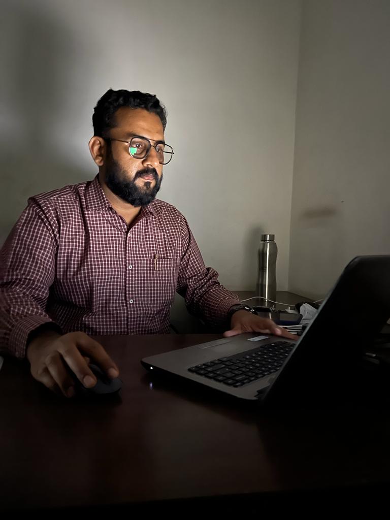 Mahindralog_MLL's tweet photo. Appreciating all our employees and their families for observing 'Green Hour' by switching off all non-essential lights from 8.30 pm to 9.30 pm last night.
Let's Go Black to Go Green every month!
#greenhour #switchofflights #mahindralogistics #ignitingsuccess https://t.co/UnzvBt2ofm