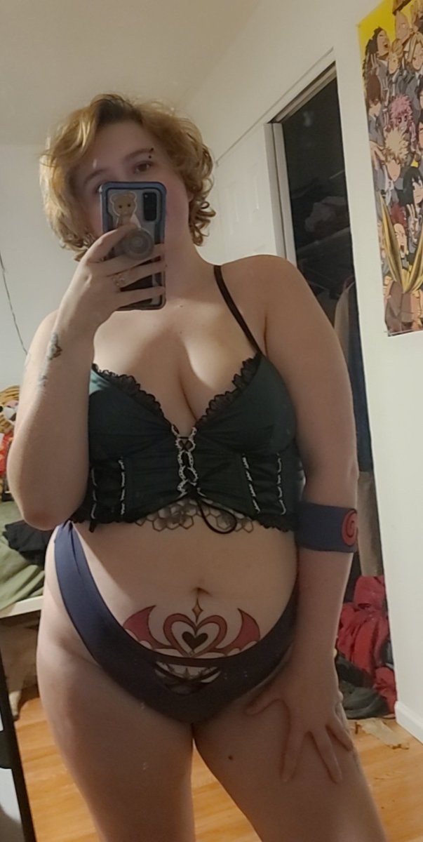 FoxxySweetness's tweet photo. @Kimotokii my Shikamaru set came in! Had to take a quick photo! The top and bottoms fit perfectly! The fishnet bodysuit is too short for me but I adore this set so so much!!! 🥰🥰 can't wait to accessorize this! 💕 https://t.co/TbqoFiolD4
