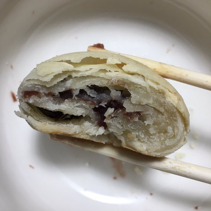 試著做了一下白皮紅豆酥 https://t.co/05f6KhYu9b