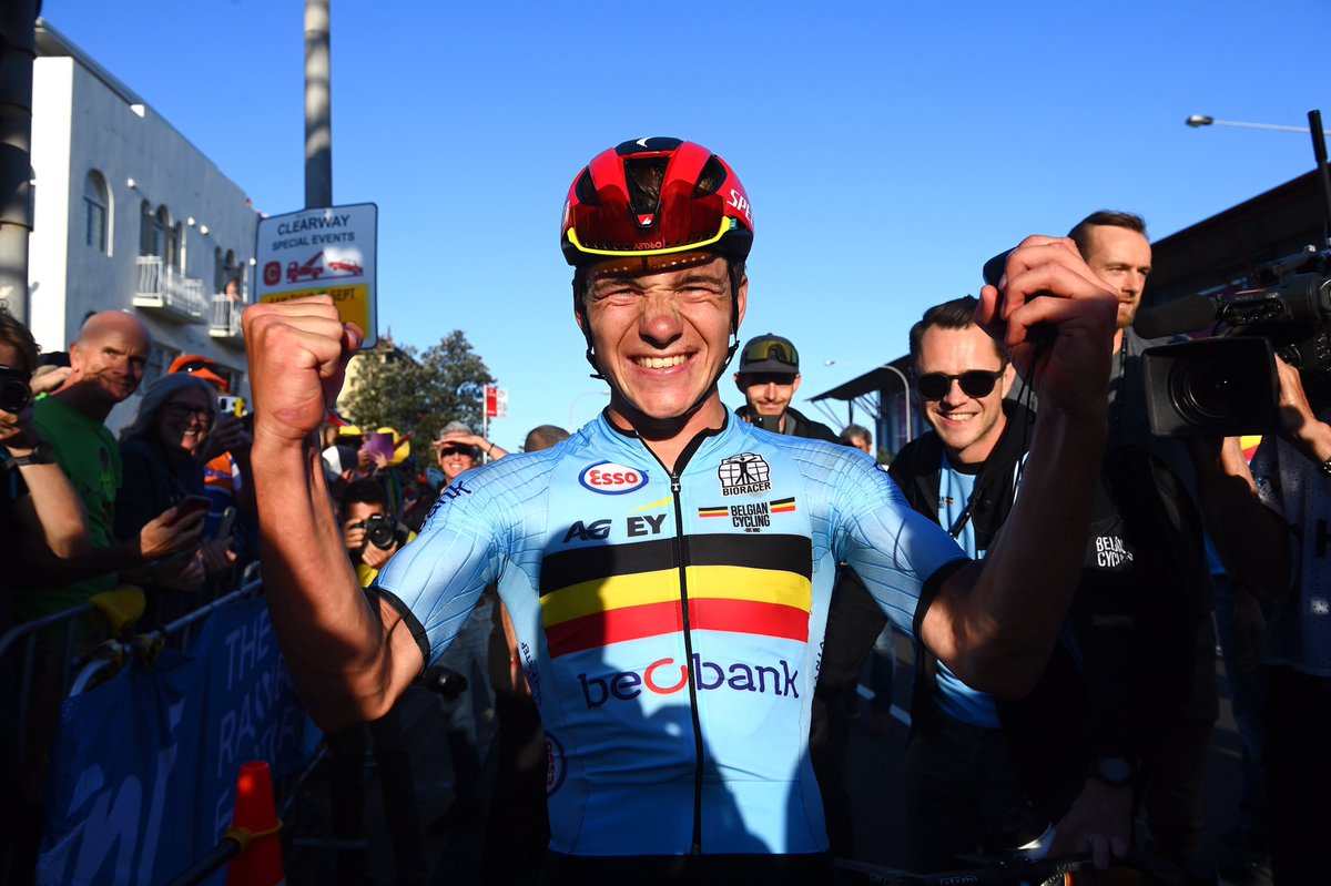 soudalquickstep's tweet photo. Wow, wow, wow!

@EvenepoelRemco in 2022:

🥇 Liège-Bastogne-Liège
🥇 Clasica San Sebastian
🥇 Vuelta a España
🥇 World Championships

Photo: @GettySport https://t.co/47zykIbRF3