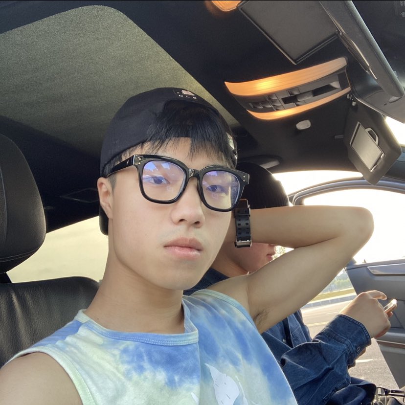 hotnoreason's tweet photo. 算得上是 #帅哥 吗 
毕竟我是个很 #反差 的 #斯文败类 https://t.co/Y7FdA5B0aT