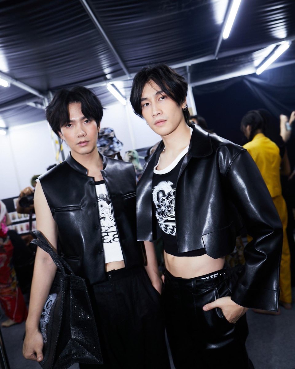 issuethailand's tweet photo. ISSUE presented by TAT
Fashion Show: Behind the Scenes Photos
#issuethailand
#buildbible
#Buildurluve
#ISSUETHAILANDxBeOnCloud
#issueaw22
#BIFW2022
#ONESIAM #ONESIAMSuperApp #ONESIAMApplication #AGlobalDestination #ExtraordinaryExperiences #siamparagon https://t.co/qzDGQJHSOu