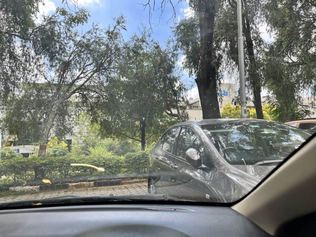 _Abhiram_'s tweet photo. Spending my Sunday in a parking lot because my fellow brilliant pupils at IIIT B + Upgrad have no idea on how to park a freaking car. Oh and #upgrad ask me to share on socials and market them. Half an hour of my Sunday was spent listening to their marketing spiel. https://t.co/7P0nwxRgm7